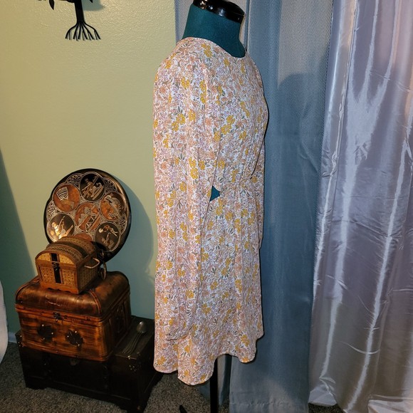 NO COMMENT Juniors Large Zip Backless One-Piece Dress. Floral Light Mini NEW - Picture 1 of 6